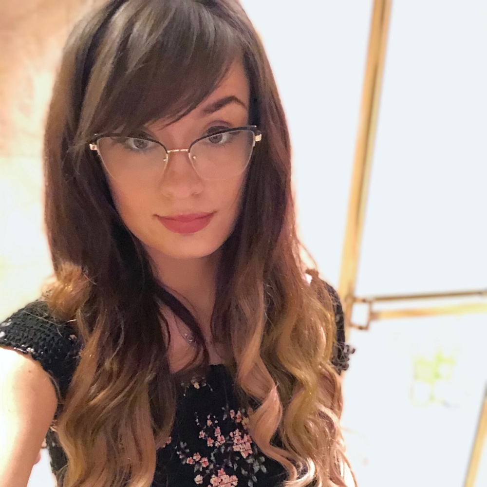 Meet your Posher, Julia